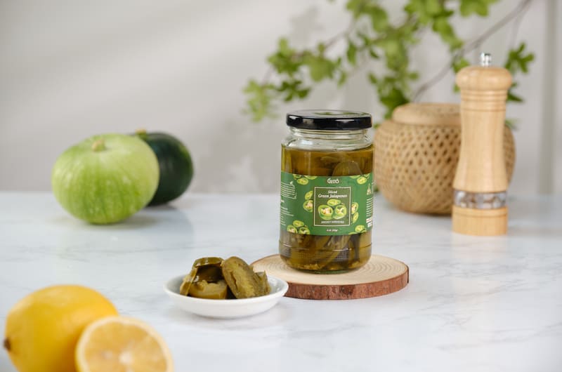 canned pickled cucumbers