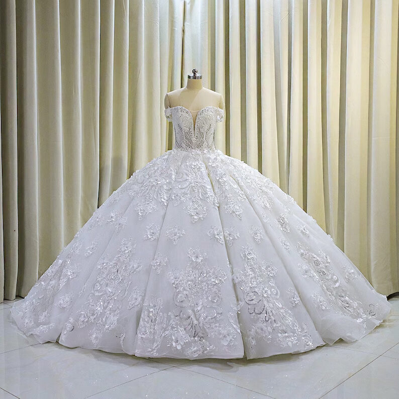 kinh nghiệm thuê váy cưới