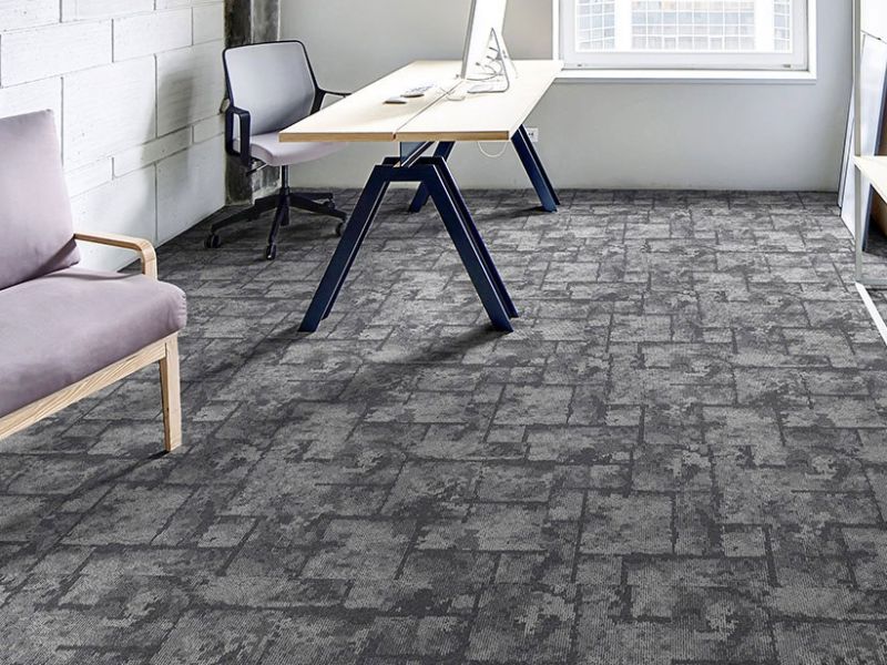 Vì sao thảm tấm đế cao su trở thành xu hướng trong văn phòng hiện đại