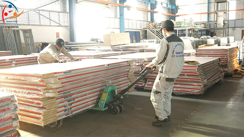 Định nghĩa chung về hai phân khúc cửa ngăn cháy