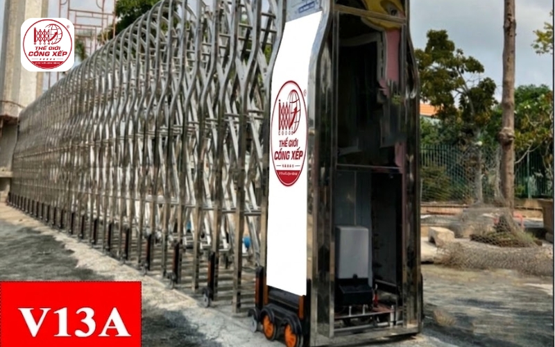 Cổng xếp inox