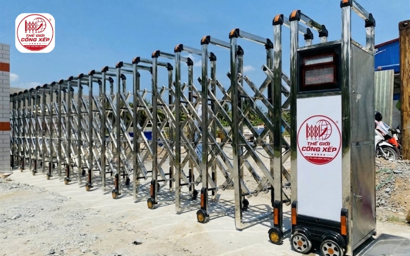 Cổng xếp inox